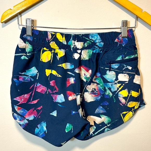 The North Face Shorts XS - Picture 3 of 4